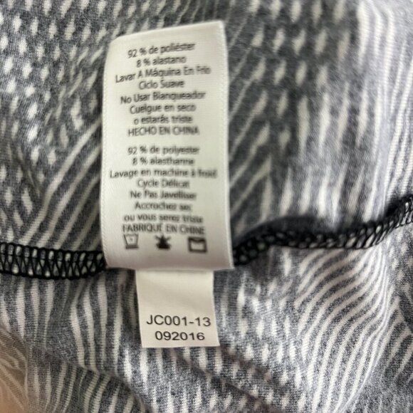 2/$30 LuLaRoe Irma Top High Low Tunic Geometric Black Small #8780 - Picture 6 of 7